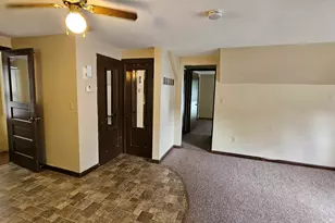 9 1/2 N Randolph St, Princeton, IL 61356 - Photo 6