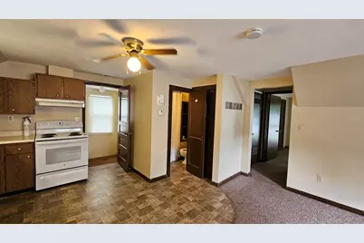 9 1/2 N Randolph Street #9up, Princeton, IL 61356 - Photo 2