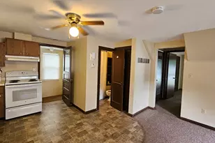 9 1/2 N Randolph St, Princeton, IL 61356 - Photo 2