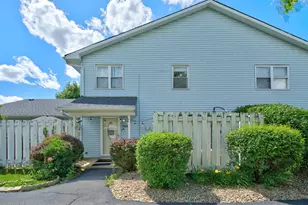 2303 Aster Dr, Crest Hill, IL 60403 - Photo 2