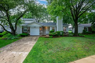 928 Colony Lake Dr, Schaumburg, IL 60194 - Photo 2