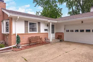 3 Manor Dr, Pontiac, IL 61764 - Photo 10