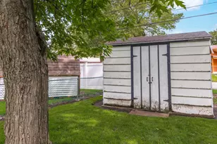3 Manor Dr, Pontiac, IL 61764 - Photo 42