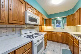 49 S Lewis Ave, Waukegan, IL 60085 - Photo 10