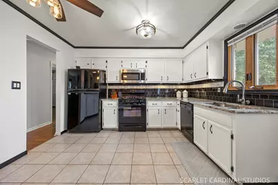970 Dearborn Circle, Carol Stream, IL 60188 - Photo 6