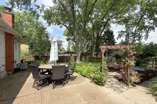 604 E Cedar Ln, Mount Prospect, IL 60056 - Photo 6