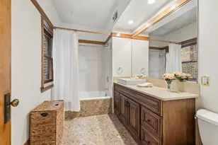 2736 N Mildred Ave, Chicago, IL 60614 - Photo 20