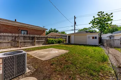9131 S Parnell Avenue, Chicago, IL 60620 - Photo 24