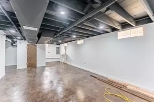 9131 S Parnell Ave, Chicago, IL 60620 - Photo 18
