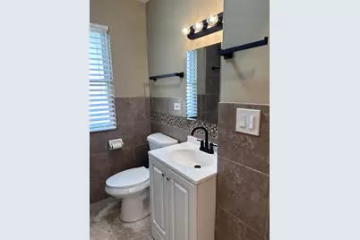 8532 S Yates Boulevard #1, Chicago, IL 60617 - Photo 8