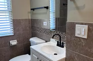8532 S Yates Blvd, Chicago, IL 60617 - Photo 8