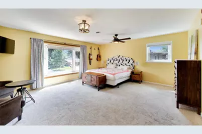 8 Charles Court, Buffalo Grove, IL 60089 - Photo 12