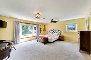 8 Charles Ct, Buffalo Grove, IL 60089 - Photo 12