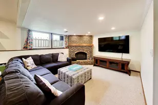 8 Charles Ct, Buffalo Grove, IL 60089 - Photo 30