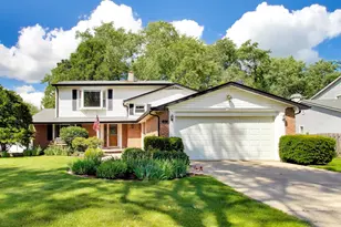 8 Charles Ct, Buffalo Grove, IL 60089 - Photo 1