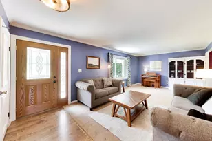 8 Charles Ct, Buffalo Grove, IL 60089 - Photo 4