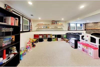 8 Charles Court, Buffalo Grove, IL 60089 - Photo 32