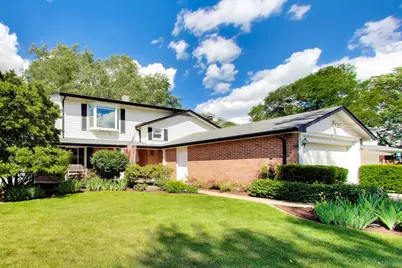 8 Charles Court, Buffalo Grove, IL 60089 - Photo 2