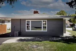 1911 N Hickory St, Crest Hill, IL 60403 - Photo 6