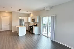 853 E Main St, East Dundee, IL 60118 - Photo 4