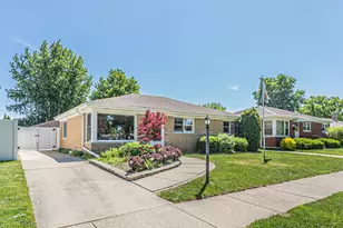 145 Princeton St, Des Plaines, IL 60016 - Photo 1