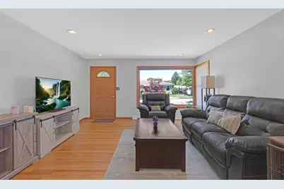 145 Princeton Street, Des Plaines, IL 60016 - Photo 2