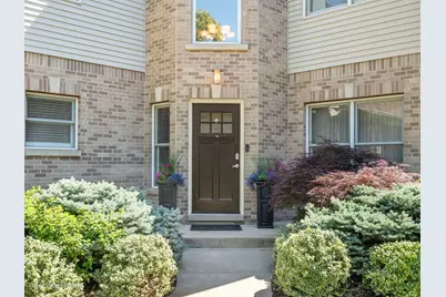 267 N Walnut Street, Elmhurst, IL 60126 - Photo 2