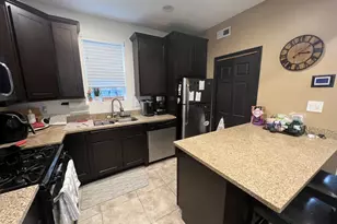 3327 N Hamilton Ave, Chicago, IL 60618 - Photo 8