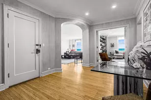 2440 N Lakeview Ave, Chicago, IL 60614 - Photo 2