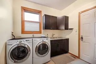 752 Easton Ln, Elk Grove Village, IL 60007 - Photo 14