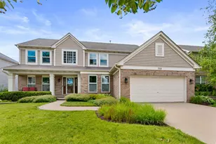 752 Easton Ln, Elk Grove Village, IL 60007 - Photo 2