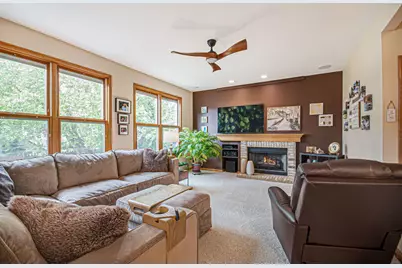 752 Easton Lane, Elk Grove Village, IL 60007 - Photo 10