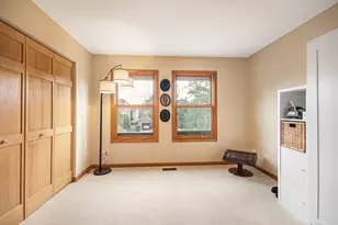 752 Easton Ln, Elk Grove Village, IL 60007 - Photo 12
