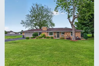 1564 E 16th Road, Streator, IL 61364 - Photo 2