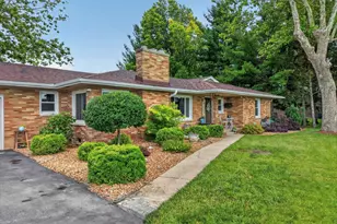 1564 E 16th Rd, Streator, IL 61364 - Photo 4