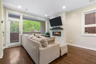 1536 W Walton St, Chicago, IL 60642 - Photo 2