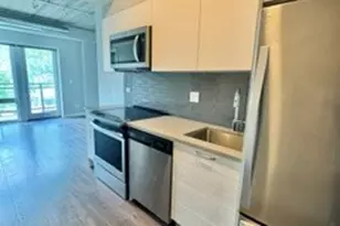 2407 W Eastwood Ave, Chicago, IL 60625 - Photo 2