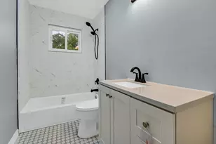 16158 Plymouth Dr, Markham, IL 60428 - Photo 8