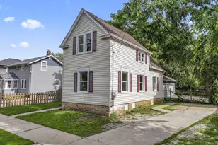 418 W Illinois Ave, Aurora, IL 60506 - Photo 2