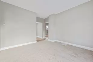 418 W Illinois Ave, Aurora, IL 60506 - Photo 8