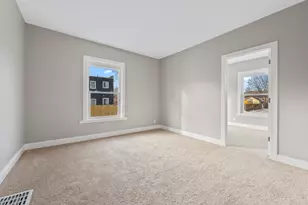 418 W Illinois Ave, Aurora, IL 60506 - Photo 6