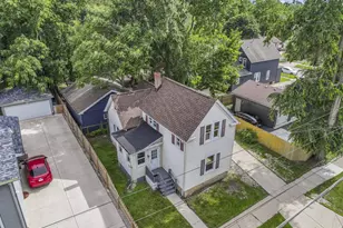 418 W Illinois Ave, Aurora, IL 60506 - Photo 4