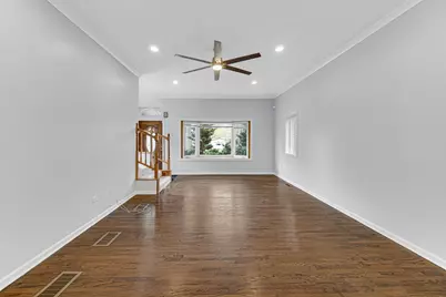 1915 Dewey Avenue, Evanston, IL 60201 - Photo 6