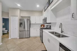 367 Emerald Ln, Algonquin, IL 60102 - Photo 10