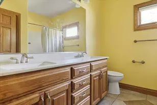 3002 Neaves Dr, Bloomington, IL 61704 - Photo 14