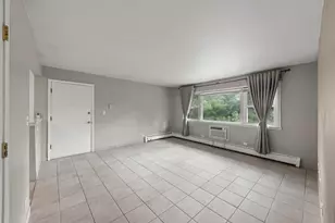 255 E Oak St, Addison, IL 60101 - Photo 6