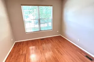 21214 Lily Lake Ln, Crest Hill, IL 60403 - Photo 4