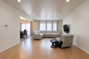 8230 Elmwood Ave, Skokie, IL 60077 - Photo 4