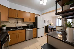 8230 Elmwood Ave, Skokie, IL 60077 - Photo 10
