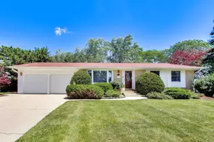 1424 Bates Ln, Schaumburg, IL 60193 - Photo 1
